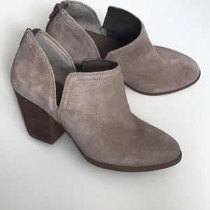 Carlos Santana Carmin Ankle Booties